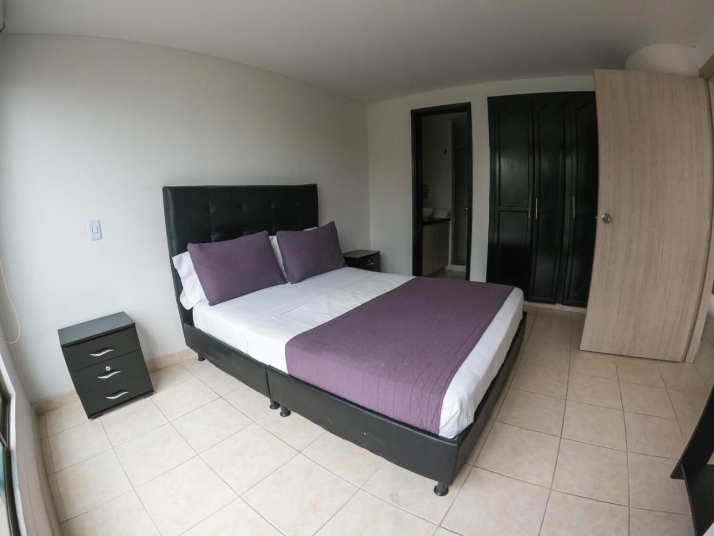 Santorini Apartamentos Amoblados 佩雷拉 外观 照片